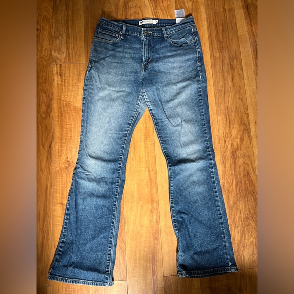 Levi’s Bootcut Jeans - Picture 2 of 2